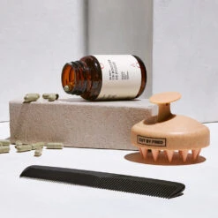 Stimulating Scalp Brush Brosse Stimulante Cuir Chevelu -OH MY CREAM! 02 22 CutbyFred Stim Brush 2 Encart Inspi2 TINY