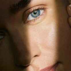 Bioeffect EGF Power Eye Cream Crème Anti-âge Pour Les Yeux 5 Bioeffect EGF Power Eye Cream Crème Anti-âge Pour Les Yeux -OH MY CREAM! 202407 BIO EFFECT EGF Power Eye Cream MANNEQUIN 2