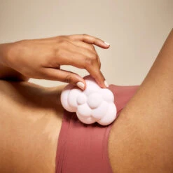 Nuée Galet Vibrant 7 Nuée Galet Vibrant -OH MY CREAM! 202407 BOUCHE BEE NUEE SEXTOY MANNEQUIN carre