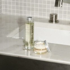 Rub Solid Balm Baume Nourrissant Pour Le Corps -OH MY CREAM! 202407 MIRRORWATER SMOOTHBODYOIL NATUREMORTE6 carre