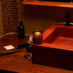 Burn Bougie De Massage -OH MY CREAM! 202408 Maude Burn Candle Lifestyle carre