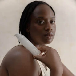 La Crème Hydratante Visage -OH MY CREAM! 202409 Talm la creme Lifestyle mannequin 7 Carre