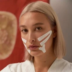 Bandes Liftantes Joues Et Bouche -OH MY CREAM! 202410 Lyfta PatchLiftant Jouesetbouches mannequin Carre