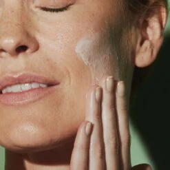 C-2 Believe Crème Hydratante Vitamine C -OH MY CREAM! 202411 PAISINCARE C2BELIEVECREME MANNEQUIN FORMATCARRE