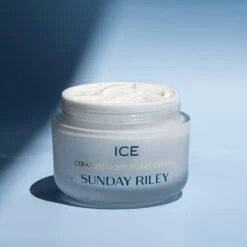 Sunday Riley Ice Ceramide Moisturizing Cream Crème Hydratante Aux Céramides -OH MY CREAM! 202412 SUNDAY RILEY ICE CERAMIDE MOISTURIZING CREAM NATURE MORTE 3