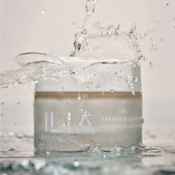 Barrier Build Skin Protectant Cream Crème Protectrice -OH MY CREAM! 202501 Ilia BarrierBuild Naturemorte 2000x2000 55055dff 766b 4ed0 8177 661ce00deaee