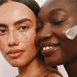 Barrier Build Skin Protectant Cream Crème Protectrice -OH MY CREAM! 202501 Ilia Barrier Build Mannequin 2000x2000 1