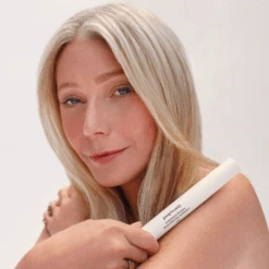 3x Retinol Eye Lift Treatment Soin Contour Des Yeux -OH MY CREAM! 202503 Goop 3xRetinolEyeLiftSerum Mannequin carre 1