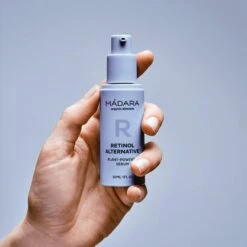 Madara Retinol Alternative Plant-Powered Sérum 7 Madara Retinol Alternative Plant-Powered Sérum -OH MY CREAM! 202503 Madara RETINOL ALTERNATIVE Plant Powered serum Nature morte