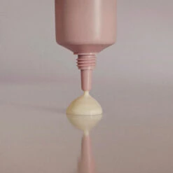 Firming Therapy Rich Cream Crème Anti-Âge Hydratante 6 Firming Therapy Rich Cream Crème Anti-Âge Hydratante -OH MY CREAM! 202503 RudolphCare FirmingTherapyRichCream Texture3 Carre 1 1