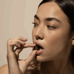 Cubes Cacao Au Collagène 10 Cubes Cacao Au Collagène -OH MY CREAM! 202507 Holidermie Cubes cacao collagene Collagen Cocoa Cubes PORTER 2