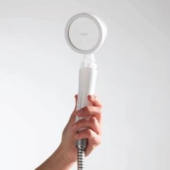 Pommeau De Douche Filtrant -OH MY CREAM! 202507 PommeauxBlanc Seoni nature morte carre