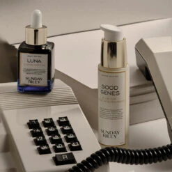 Sunday Riley Luna Sleeping Night Oil Huile De Nuit 8 Sunday Riley Luna Sleeping Night Oil Huile De Nuit -OH MY CREAM! 2025 07 OMC SUNDAYRILEY 3 carre 34e1f3a7 6c31 4853 b6e4 163d83313e0c