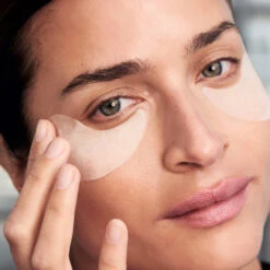 Lift + Depuff Eye Masques Yeux Lissant 8 Lift + Depuff Eye Masques Yeux Lissant -OH MY CREAM! 221102CB EyeMask SHOT 3 202carre2