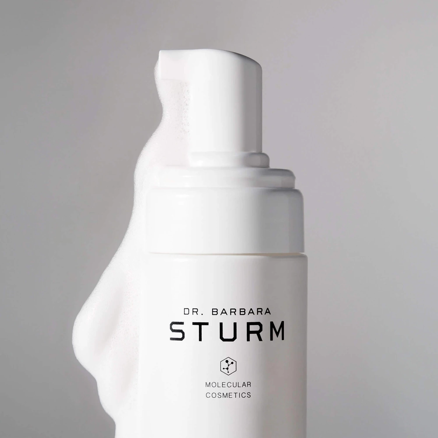 Dr. Barbara Sturm Enzyme Cleanser Mousse Nettoyante & Exfoliante 4 Dr. Barbara Sturm Enzyme Cleanser Mousse Nettoyante & Exfoliante – Image 4