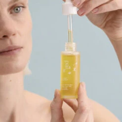 The Light Fantastic Huile Visage Aux Céramides -OH MY CREAM! Encart Inspirationnel Video The Light Fantastic Pai 2