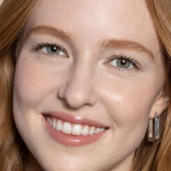 Balmy Tint Hydrating Lip Balm Baume à Lèvres Teinté 36 Balmy Tint Hydrating Lip Balm Baume à Lèvres Teinté -OH MY CREAM! Lifestyle Balmy Tint Hold Me 2