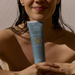 Sun Body Lotion SPF 50 Lait Solaire Corps -OH MY CREAM! OMC RudolphCare Mannequin 0884 carre