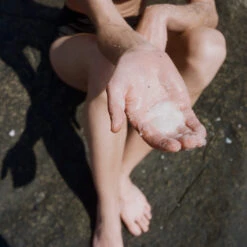 L:A Bruket Sea Salt Scrub Gommage Corps Citronnelle 297 -OH MY CREAM! SEASALTSCRUBSAGEROSEMARYLAVENDER LABRUKET LIFESTYLECARRE5