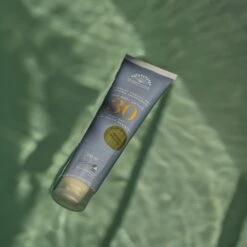 Sun Body Lotion SPF 30 Lait Solaire Corps -OH MY CREAM! Sun 2023 italy highres 112 carre