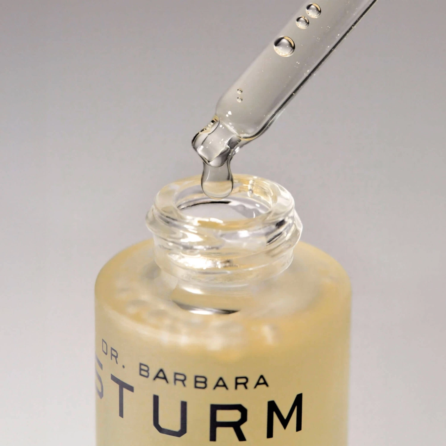 Dr. Barbara Sturm Super Anti-Aging Sérum Hydratant Anti-âge 3 Dr. Barbara Sturm Super Anti-Aging Sérum Hydratant Anti-âge – Image 3